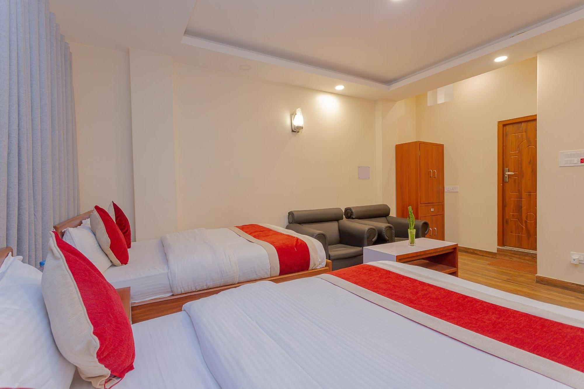 Oyo 799 Hotel Tik Tok Pvt Ltd. Kathmandu Exterior foto