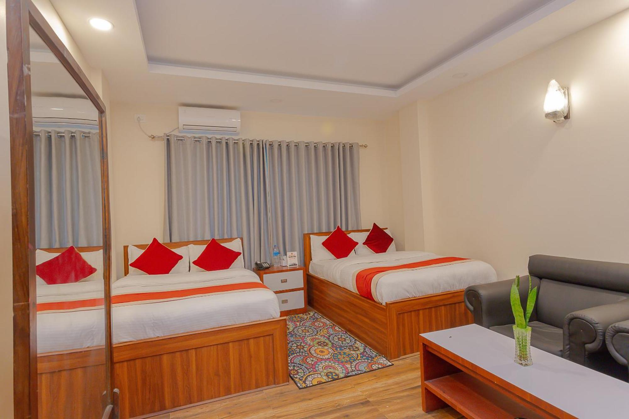 Oyo 799 Hotel Tik Tok Pvt Ltd. Kathmandu Exterior foto